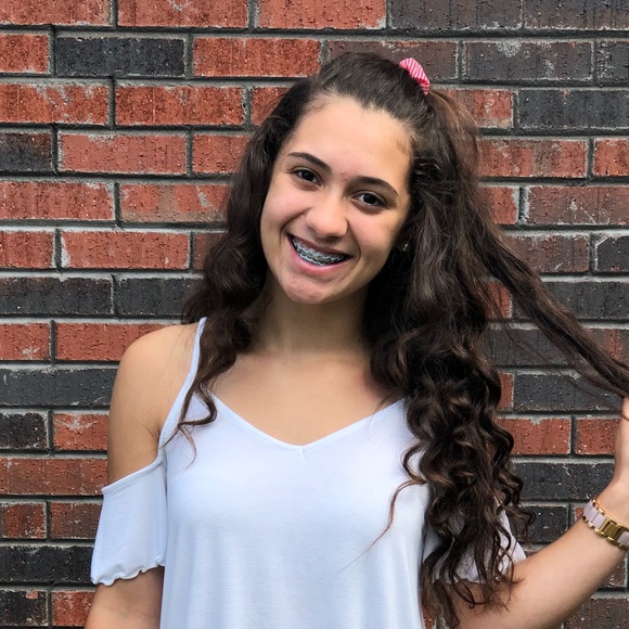 Meet your Posher, Alexis - Picture 1 of 1